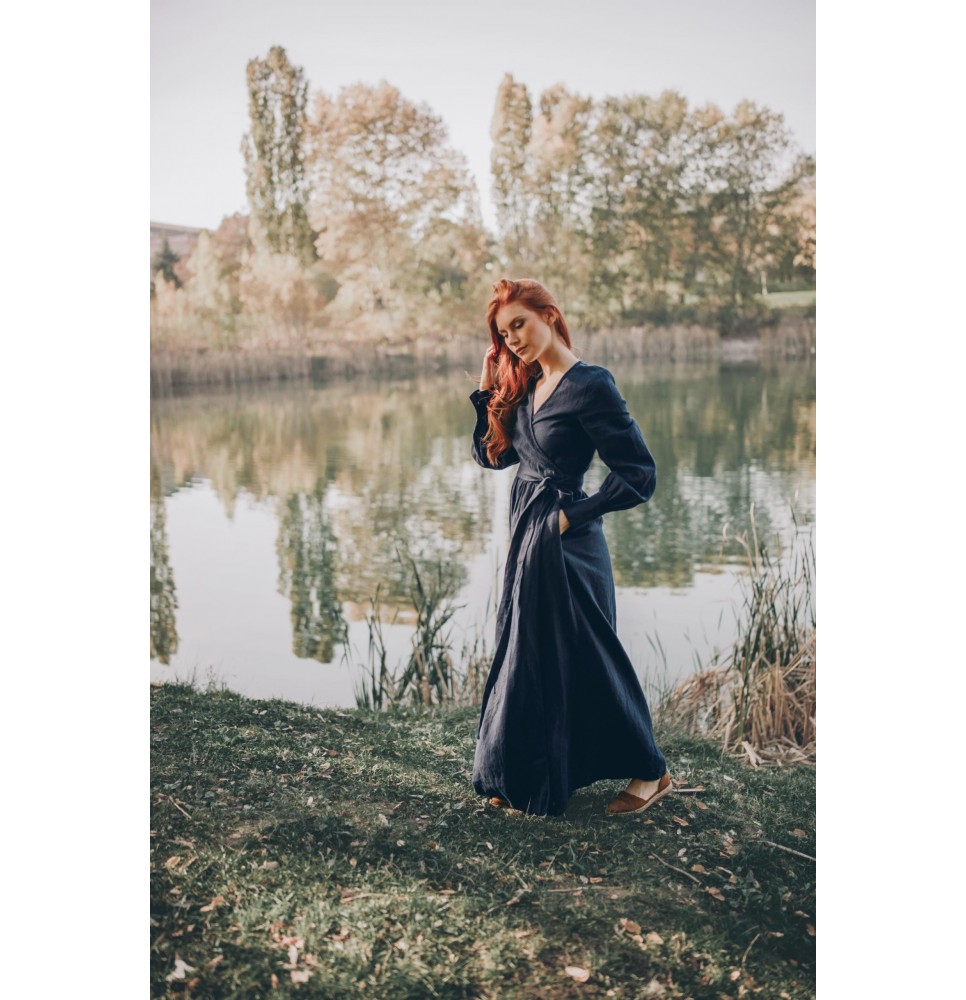 Women's long-sleeved linen dress